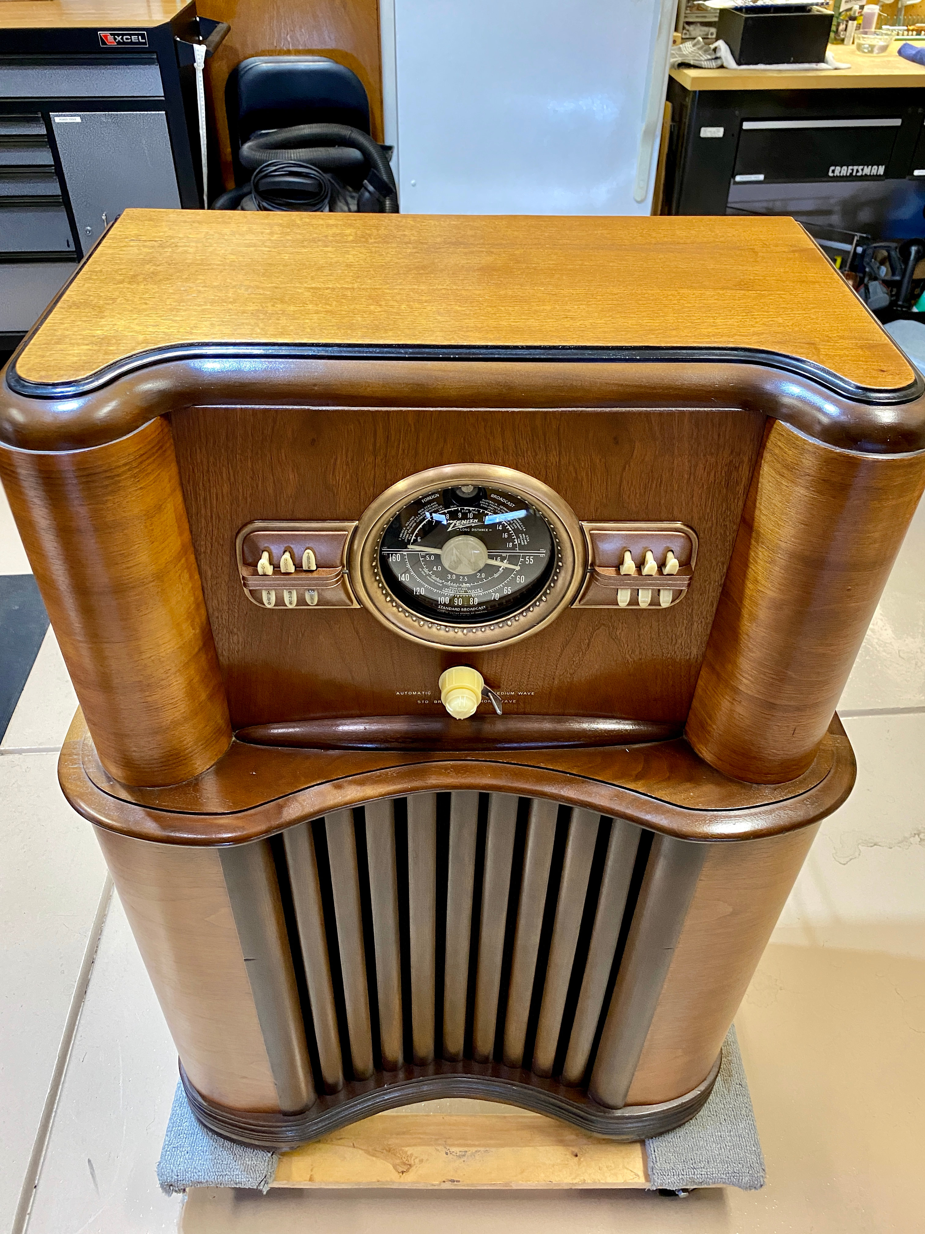 Fairbanks-Morse 8AT8 Radio